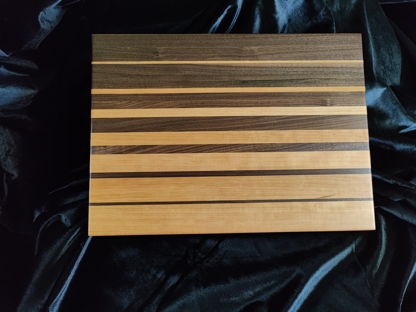 Gradient Edge Grain Cutting Board Walnut and Cherry