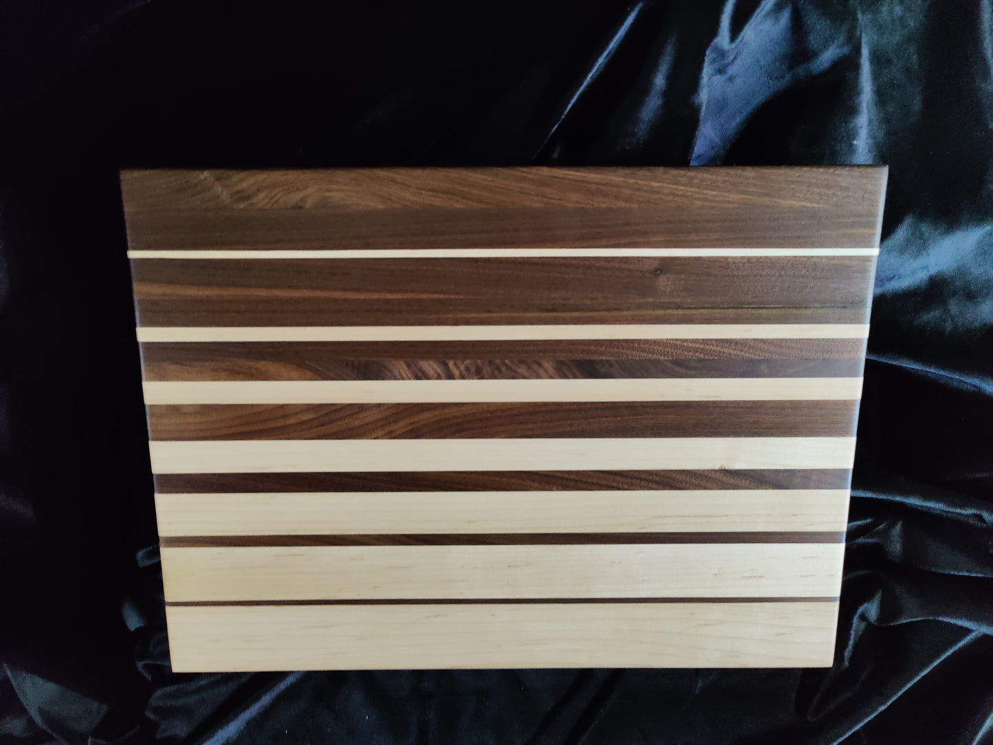 Gradient Edge Grain Cutting Board Walnut and Maple