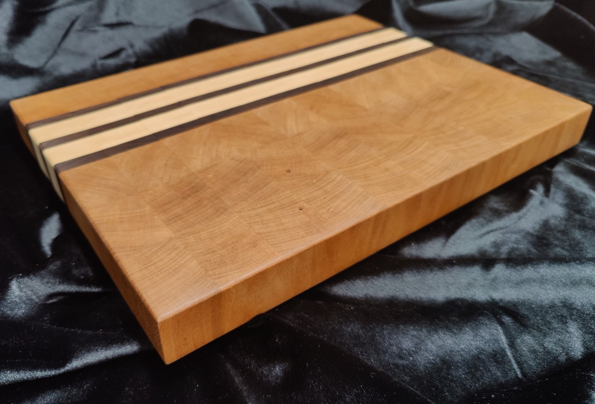 Medium Cutting Board - Maple, Mahogany, Cherry